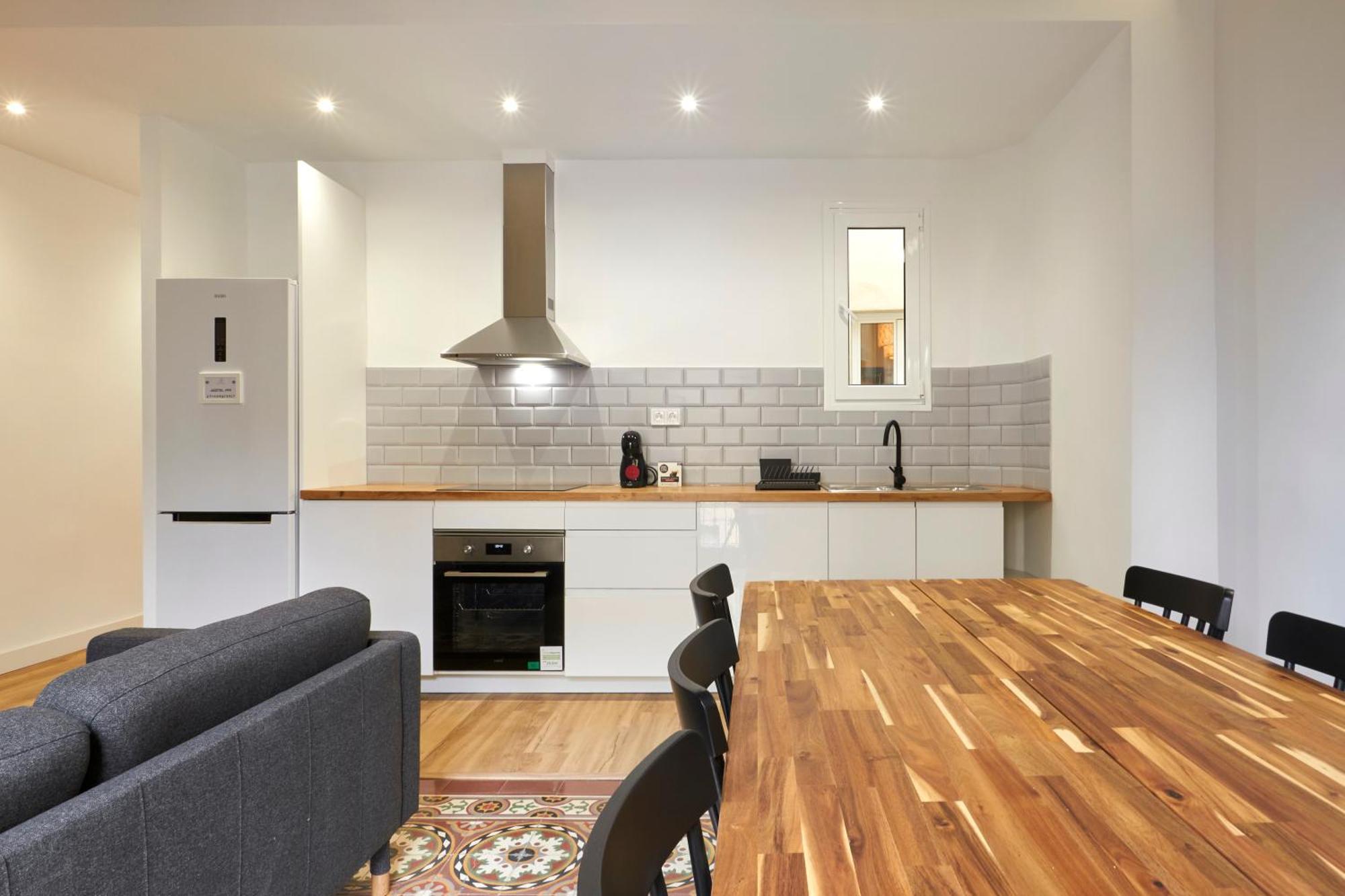 Comfortable Apartment Next To Apolo Theater Барселона Екстериор снимка
