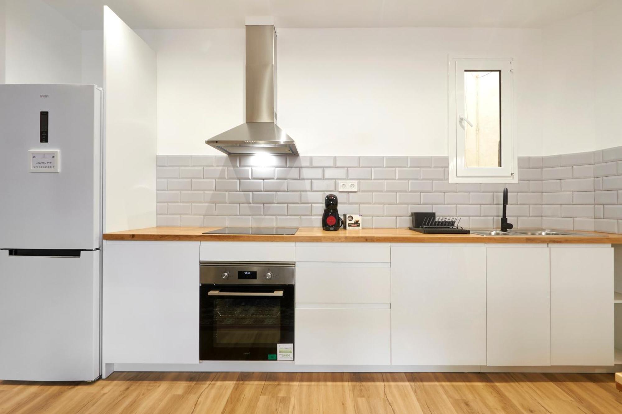Comfortable Apartment Next To Apolo Theater Барселона Екстериор снимка