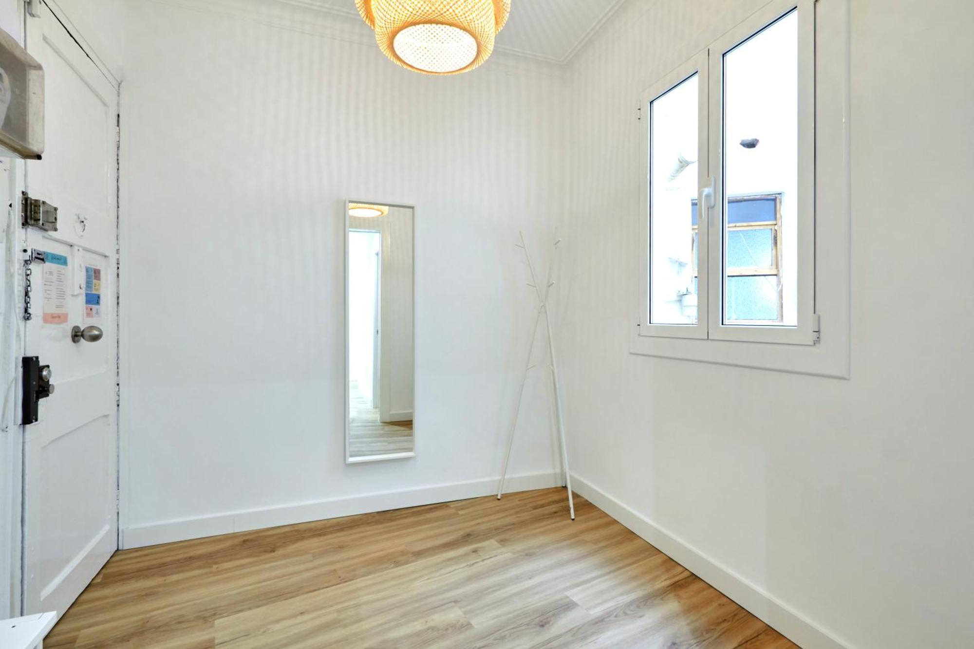 Comfortable Apartment Next To Apolo Theater Барселона Екстериор снимка