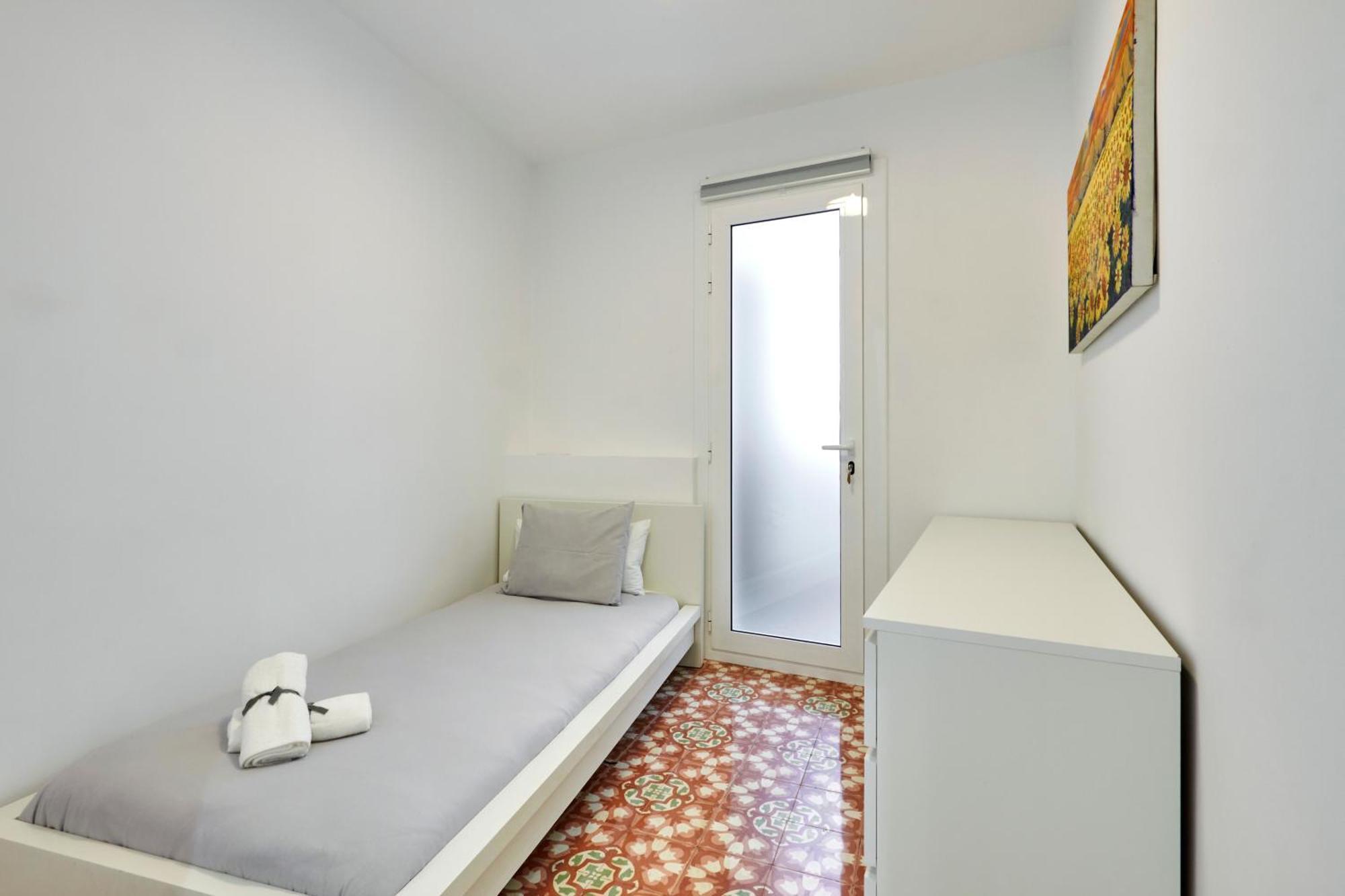 Comfortable Apartment Next To Apolo Theater Барселона Екстериор снимка